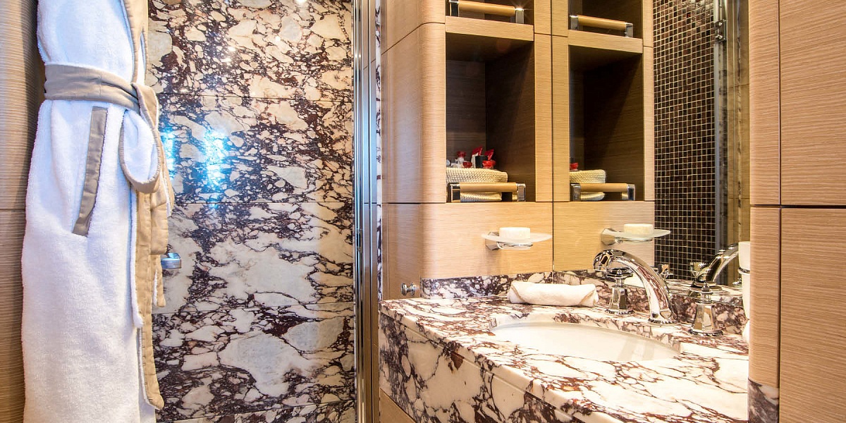 Аренда яхты Benetti Crystal 140 - NELA (Soy Amor) во Франции